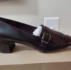 Women's Clark's loafer shoe. Aubergine.  Size 10.